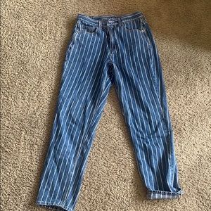 Striped American eagle mom jeans!